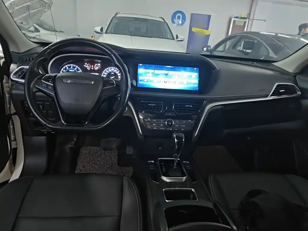 Venucia T90 — миниатюра 10