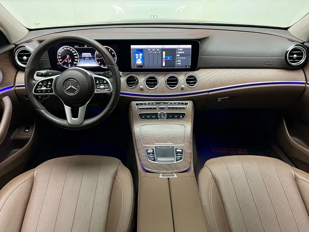Mercedes-Benz E-Class — миниатюра 12