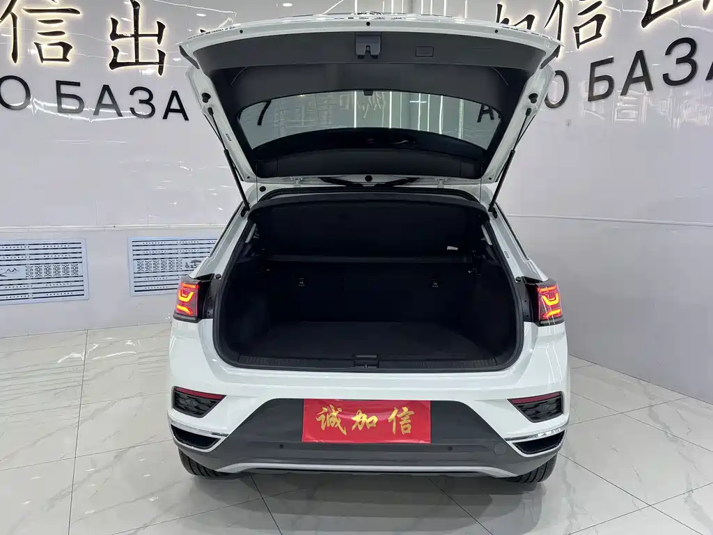 Volkswagen T-Roc — миниатюра 16