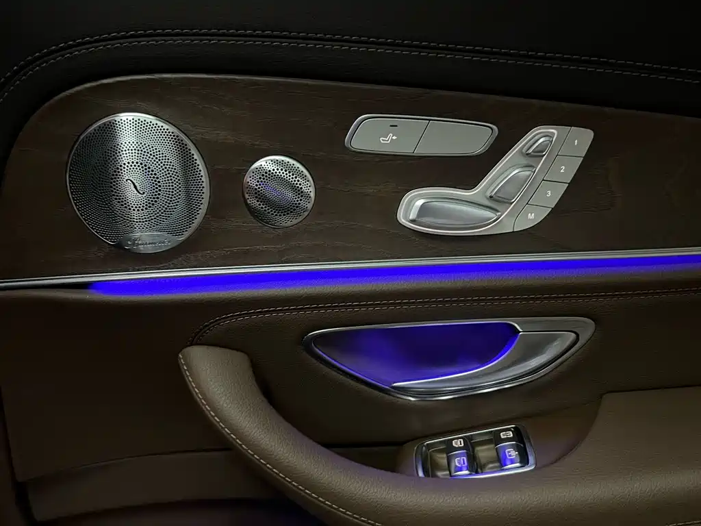Mercedes-Benz E-Class — миниатюра 21