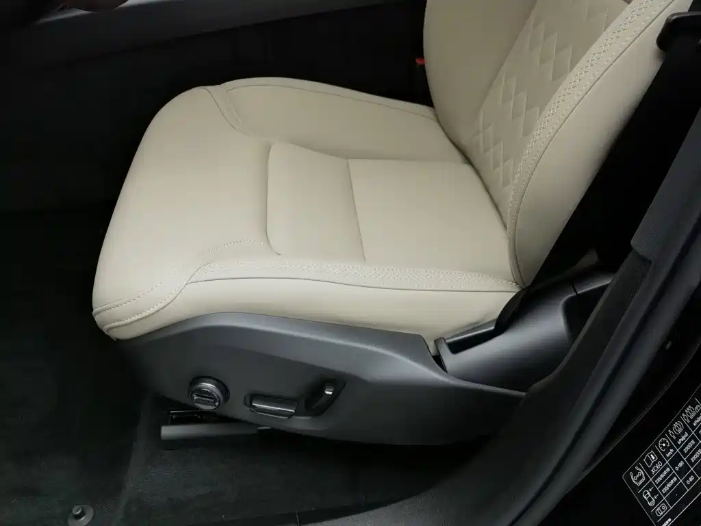 Volvo XC60 — миниатюра 20