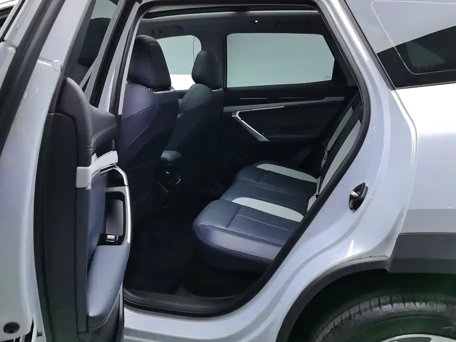 Geely Boyue L — миниатюра 11