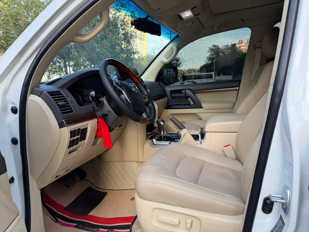 Toyota Land Cruiser — миниатюра 4