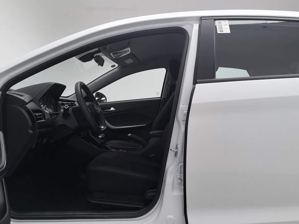 CHERY Tiggo 3x 1.5 л 2026 г. Белый, пробег 3600 км