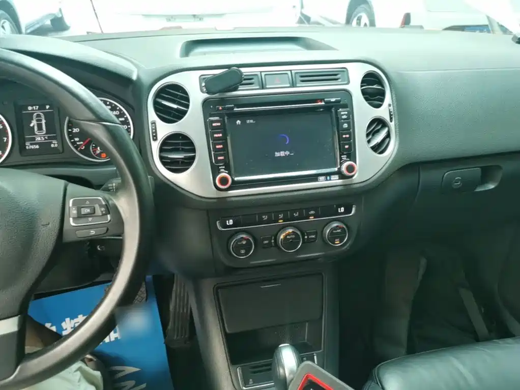 Volkswagen Tiguan 2015 1.8TSI AT Comfort