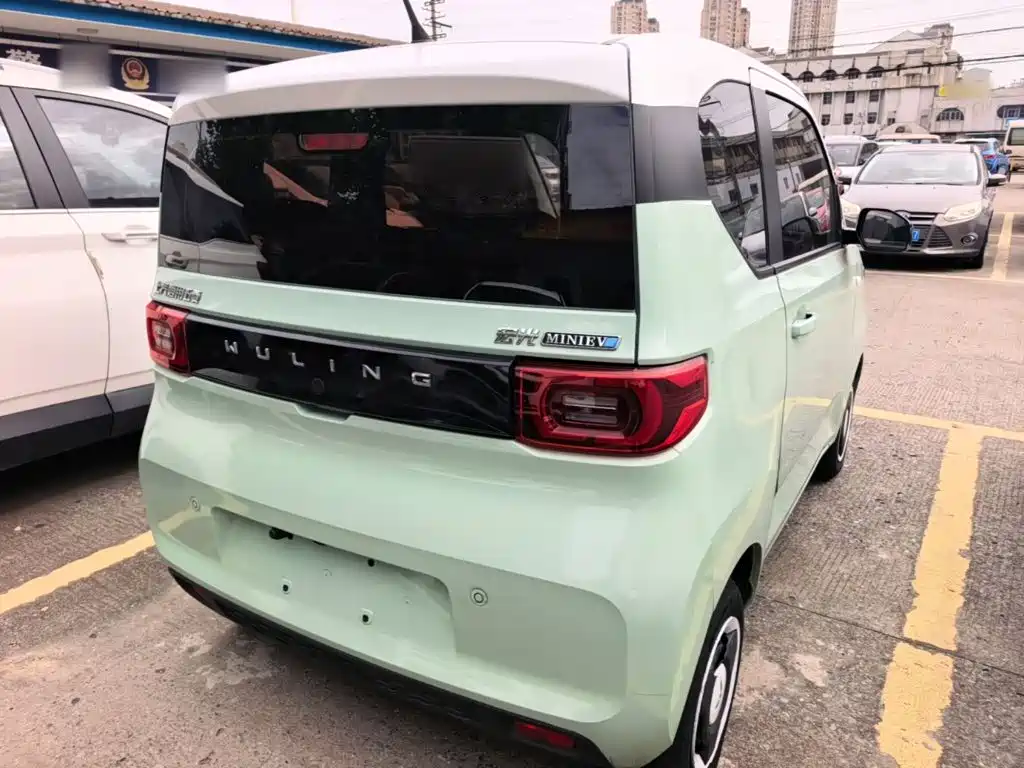 Wuling MINIEV — миниатюра 7