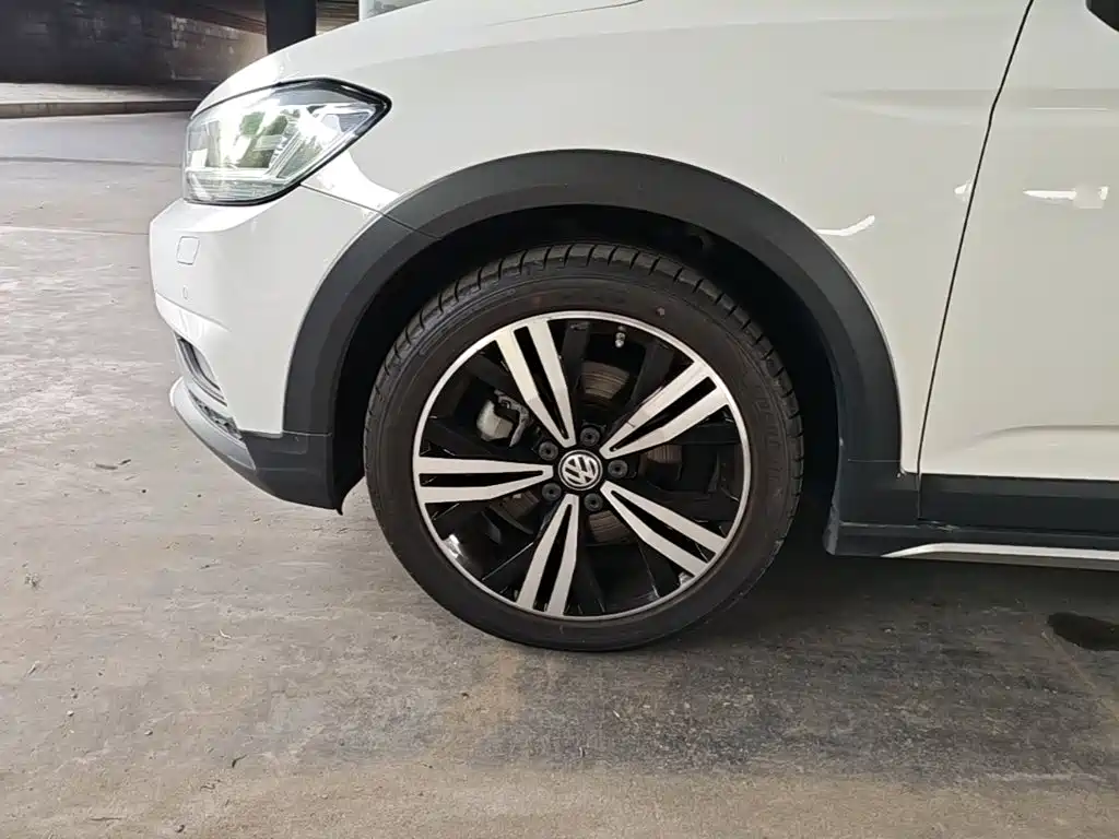 Volkswagen Touran — миниатюра 23