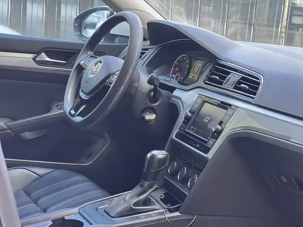 Volkswagen Lamando — миниатюра 8
