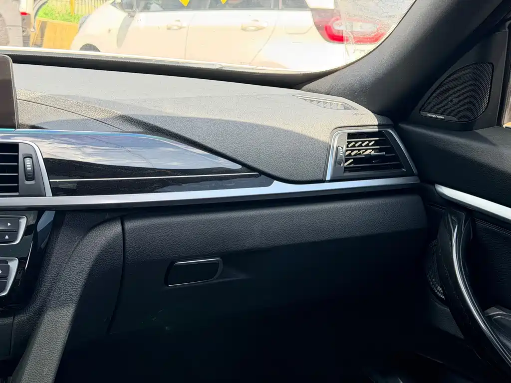 BMW 3 Series GT — миниатюра 12