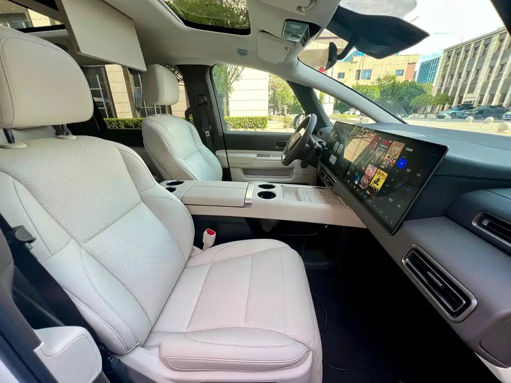 Li Auto Li MEGA — миниатюра 41