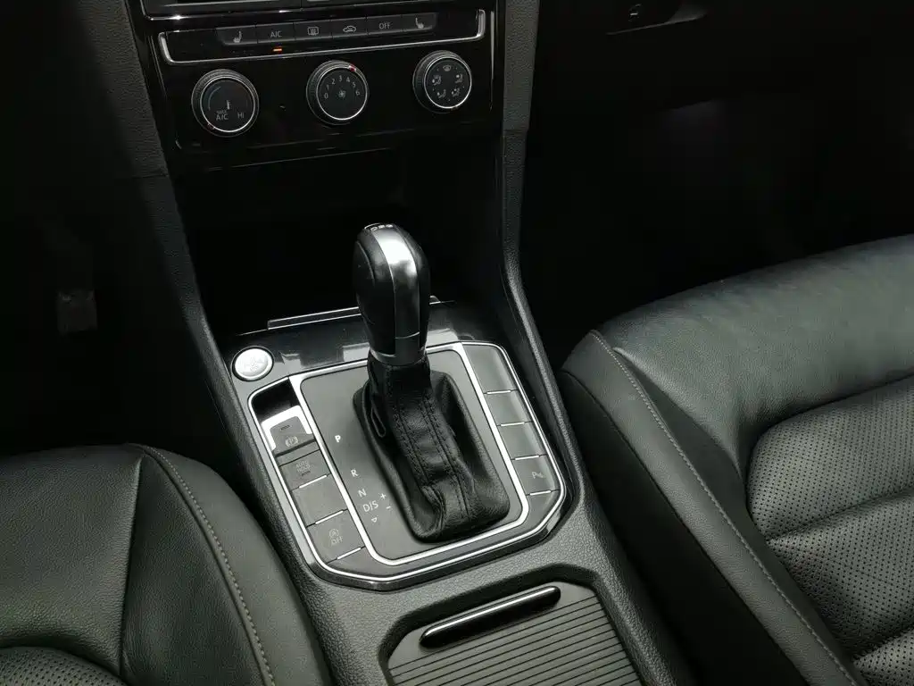 Volkswagen Golf Sportsvan — миниатюра 13