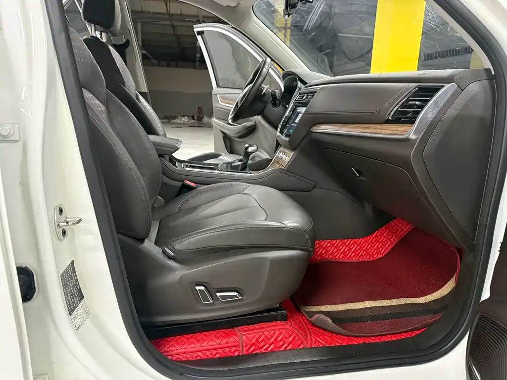 Roewe RX8 — миниатюра 7