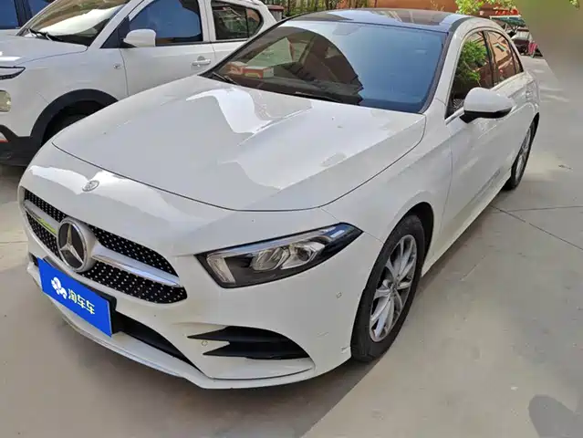 MERCEDES-BENZ  A CLASS 2023