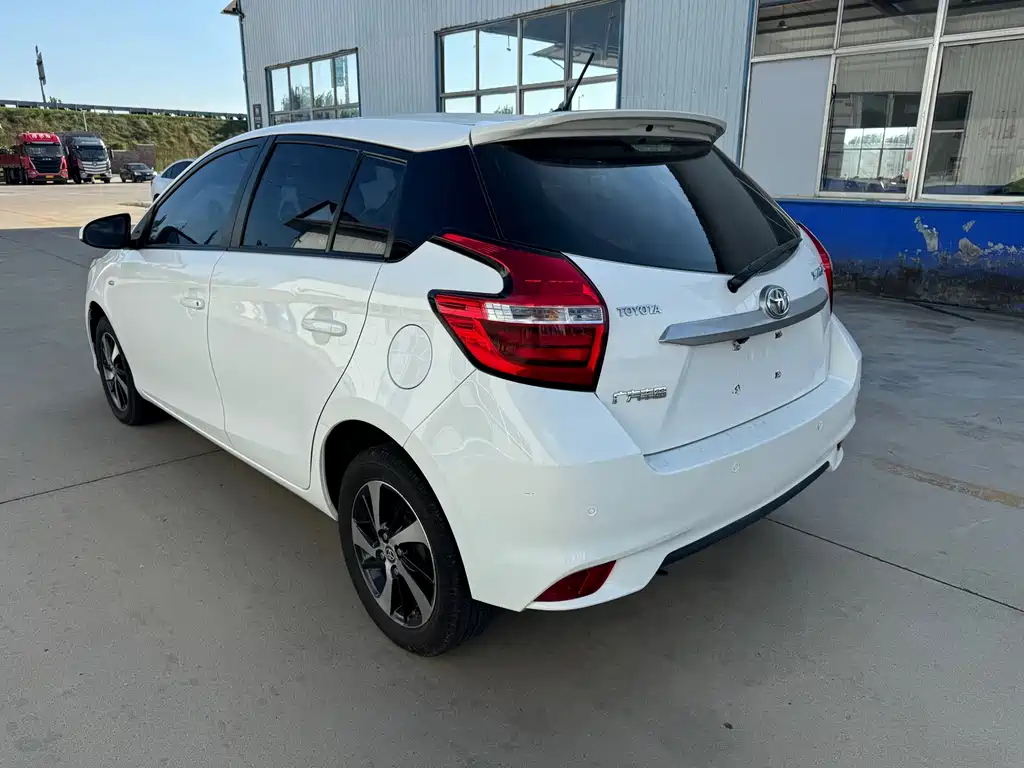 Toyota Yaris L — миниатюра 8