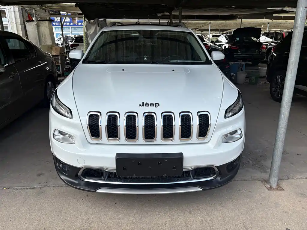 Jeep Cherokee — миниатюра 2