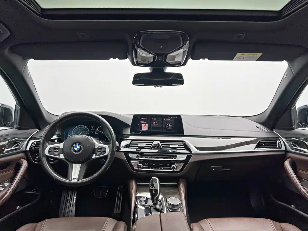 BMW 5 Series — миниатюра 21