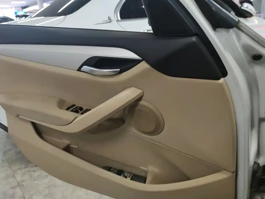 BMW X1 (Import) — миниатюра 7