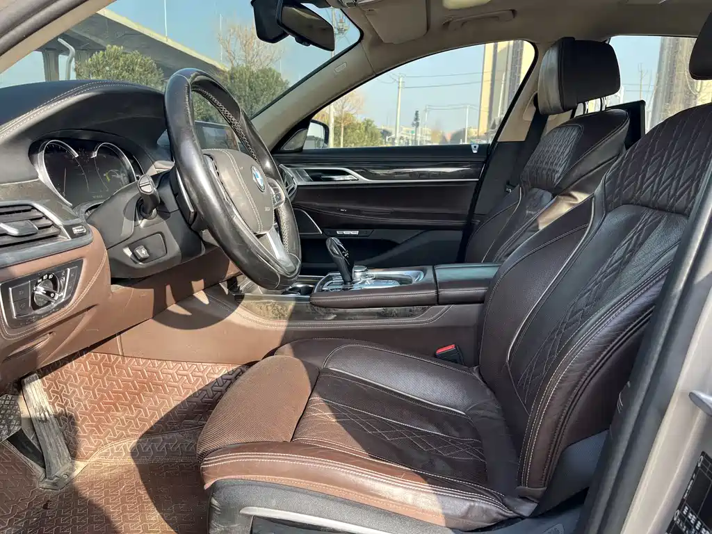 BMW 7 SERIES