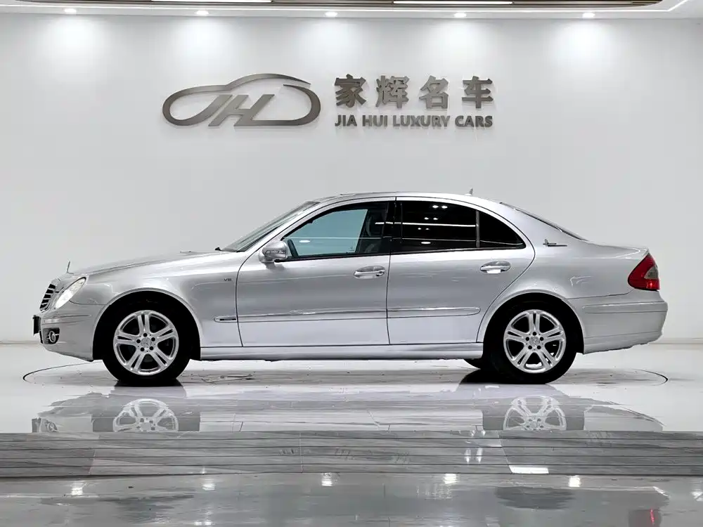 Mercedes-Benz E-Class — миниатюра 4