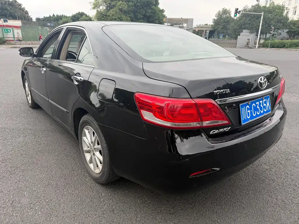 Toyota Camry — миниатюра 4