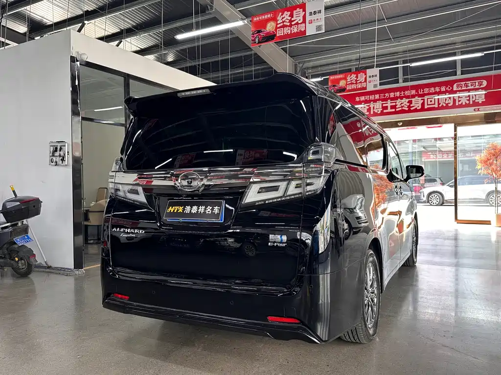 Toyota Vellfire — миниатюра 6