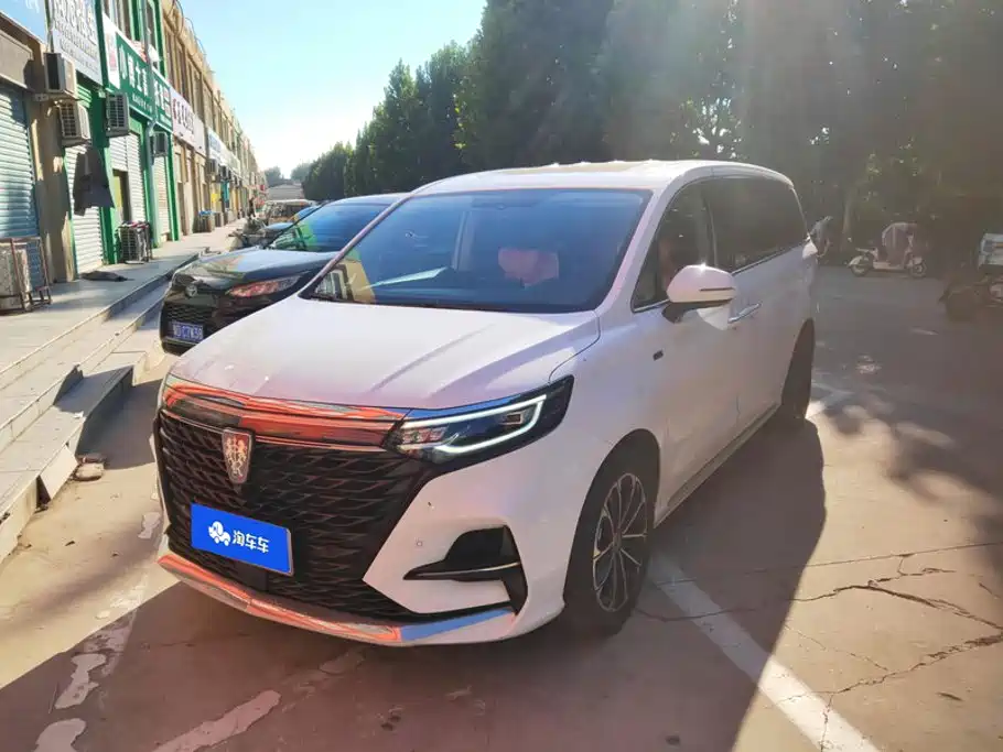 Roewe iMAX8