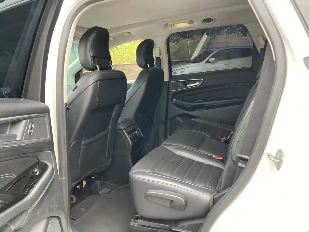 Ford Edge — миниатюра 6
