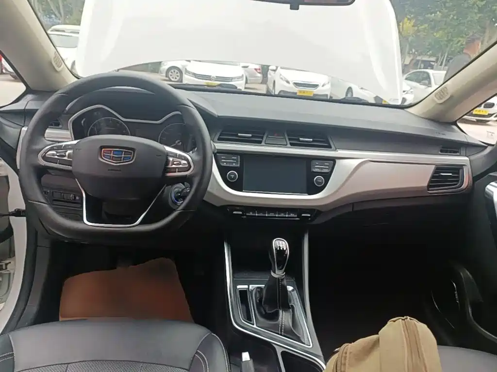 Geely Vision X3 — миниатюра 10