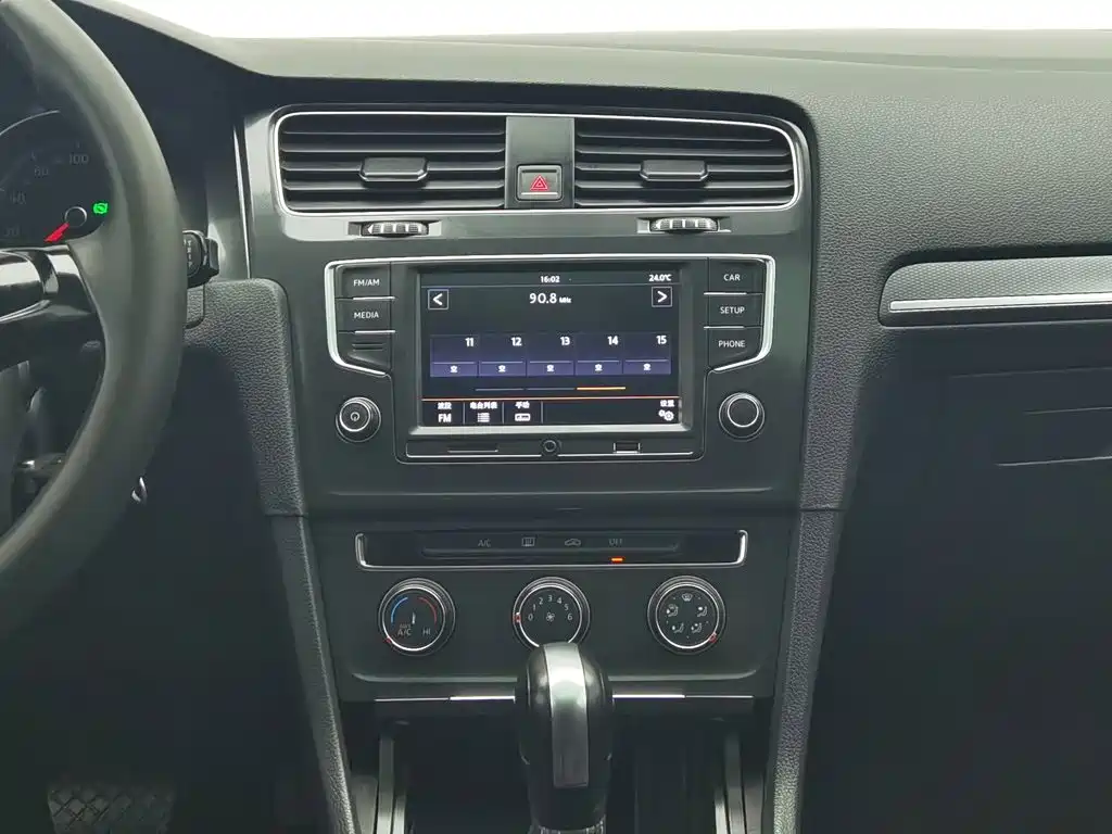 Volkswagen Golf — миниатюра 12