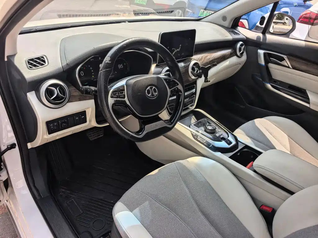 BAIC EU5 — миниатюра 6