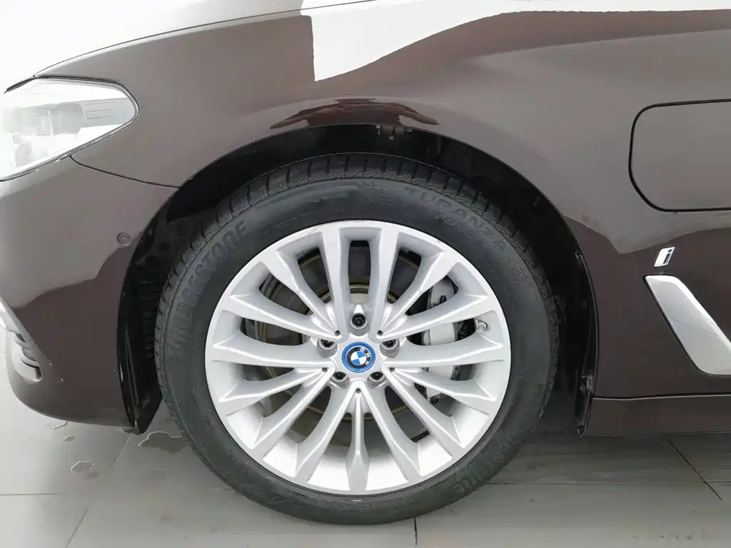 BMW 5 Series New Energy — миниатюра 17