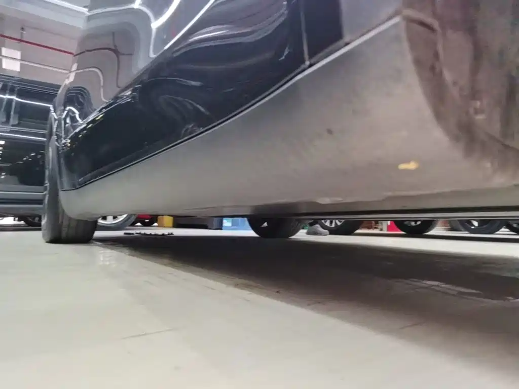 Tesla Model Y — миниатюра 21