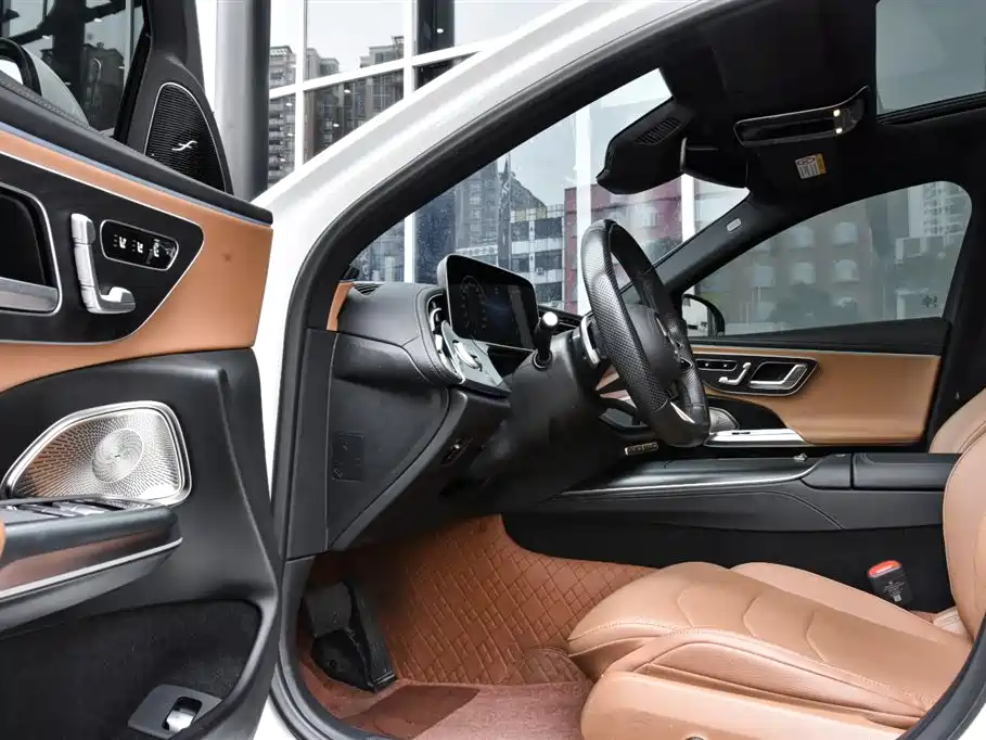 Mercedes-Benz E-Class — миниатюра 14