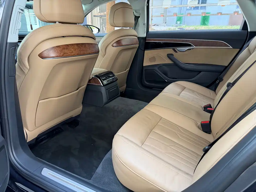 Audi A8 — миниатюра 8