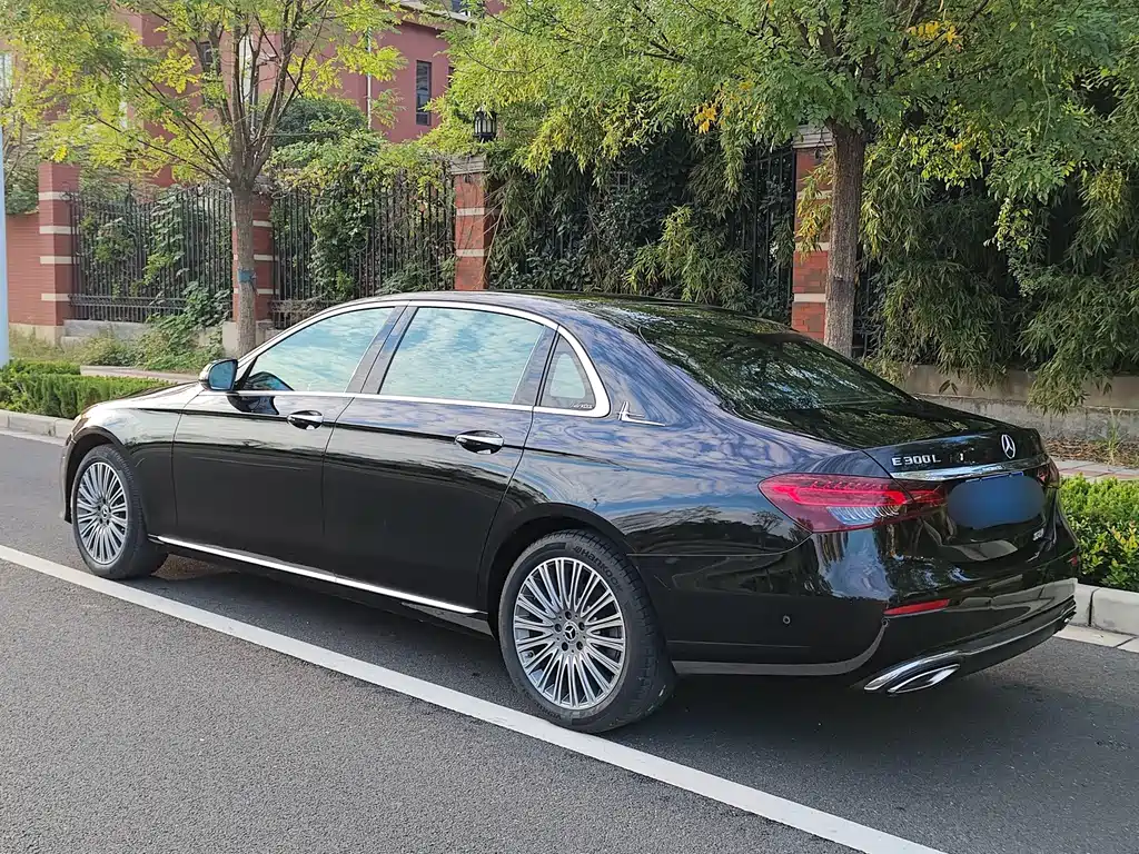 Mercedes-Benz E-Class — миниатюра 37