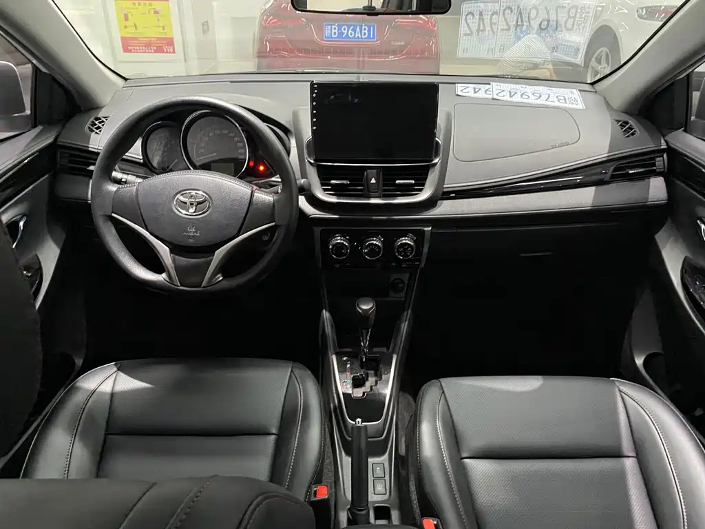 Toyota Yaris L — миниатюра 6