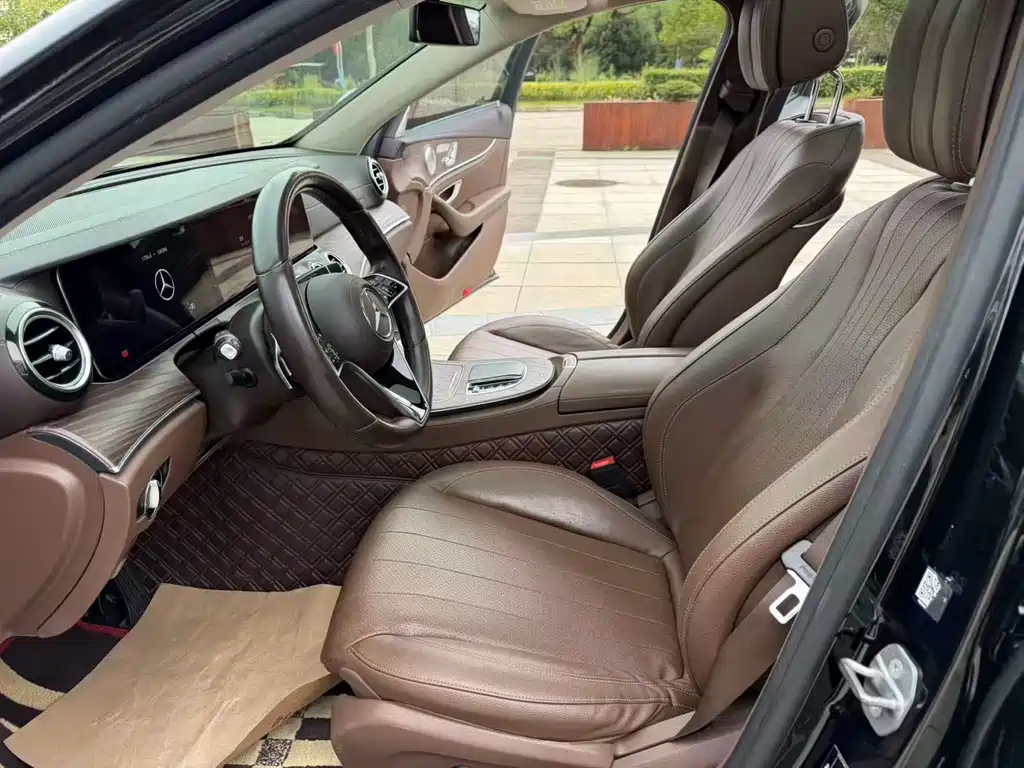 Mercedes-Benz E-Class — миниатюра 6
