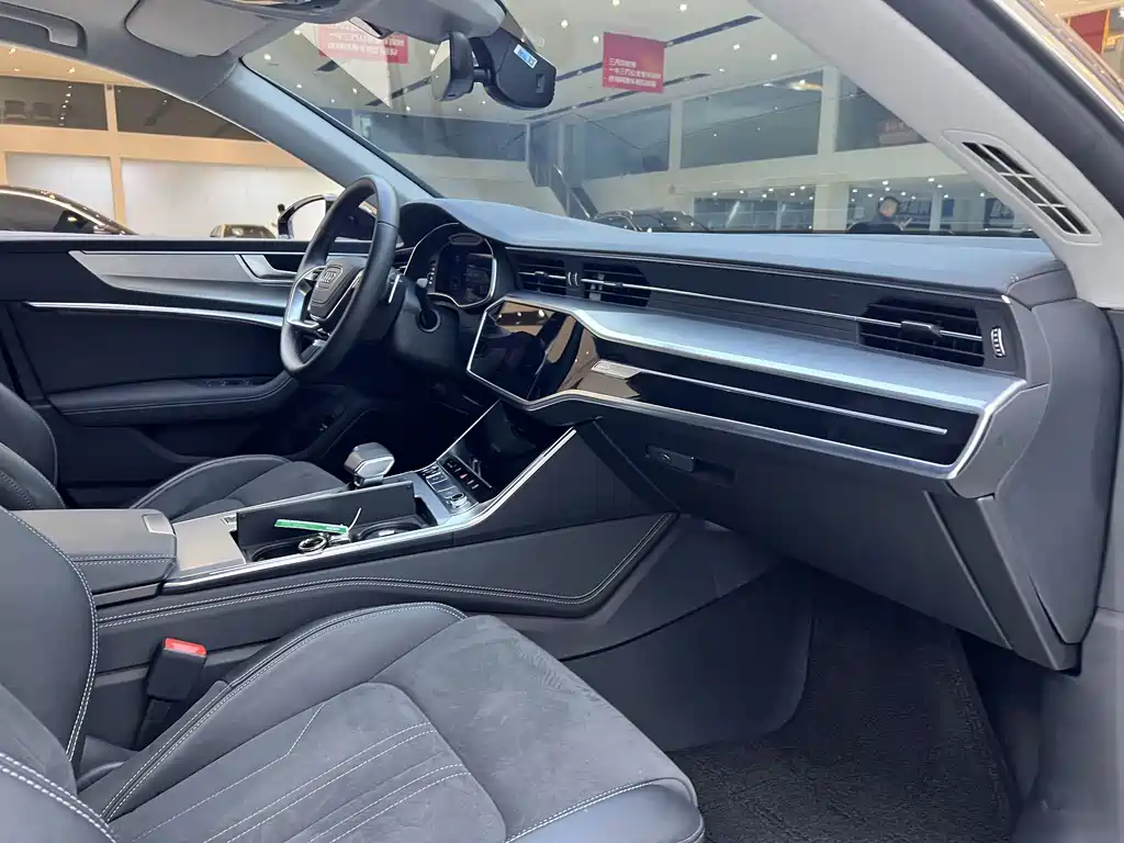 Audi A7L — миниатюра 6