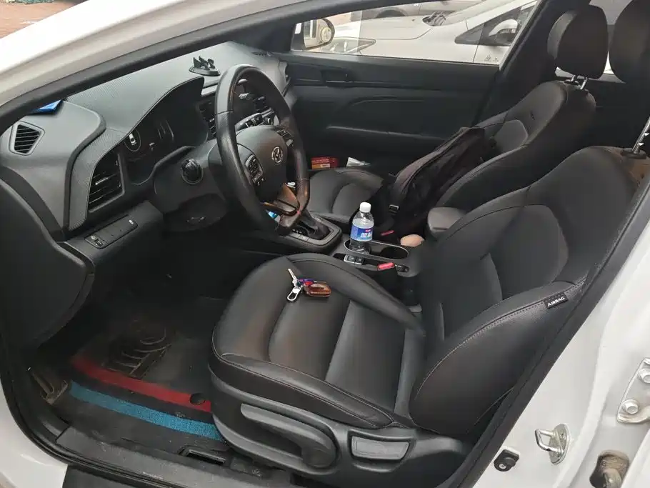 Hyundai Elantra — миниатюра 9