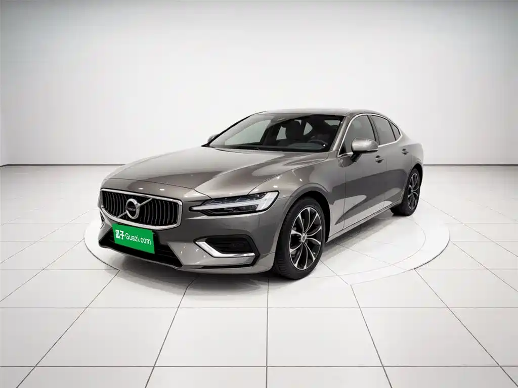 Volvo S60 2022 B4 Luxury
