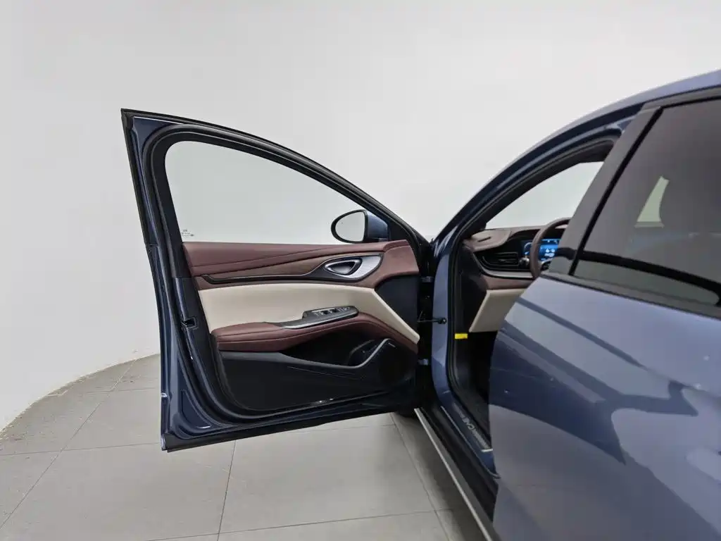 BYD Seal — миниатюра 8