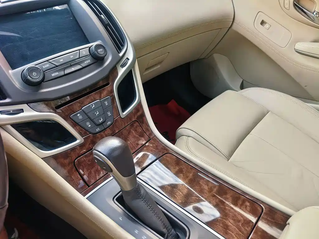 Buick LaCrosse — миниатюра 7