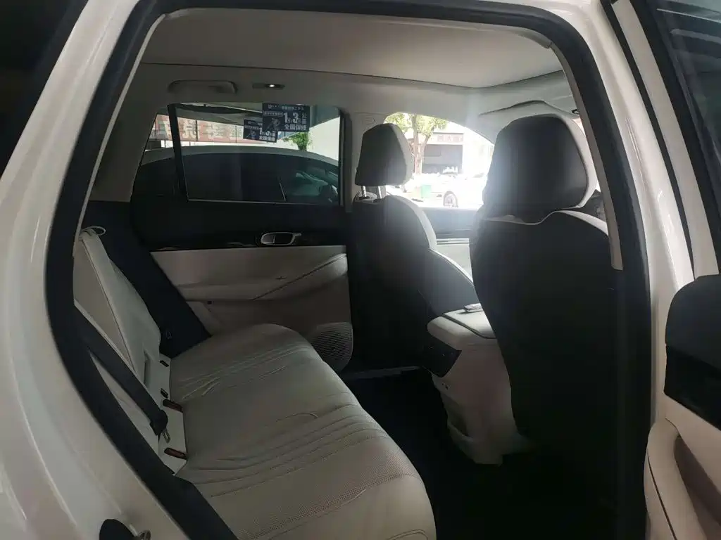 Galaxy Galaxy E5 — миниатюра 9