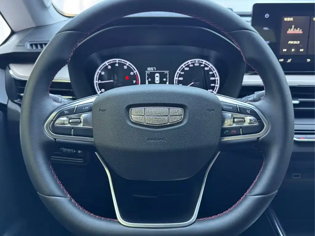 Geely Vision X3 — миниатюра 9