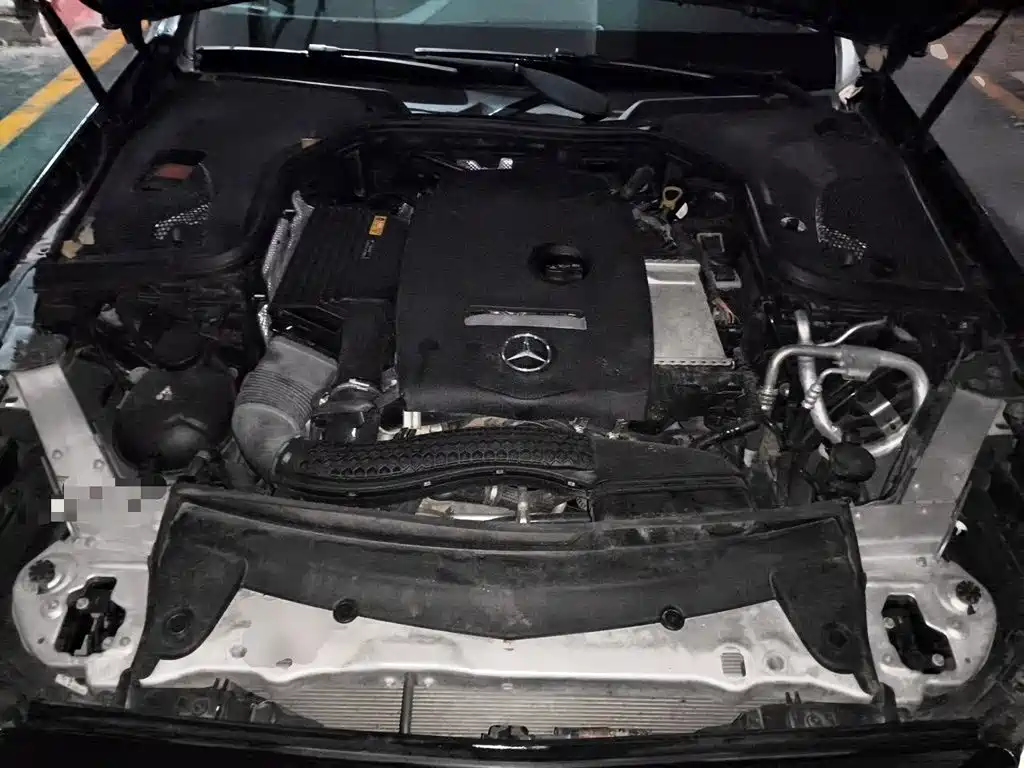 Mercedes-Benz E-Class — миниатюра 11