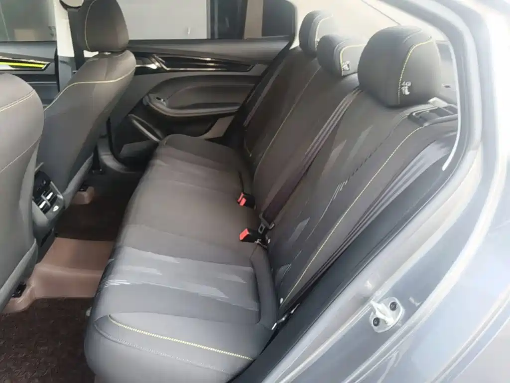 Roewe i5 — миниатюра 17