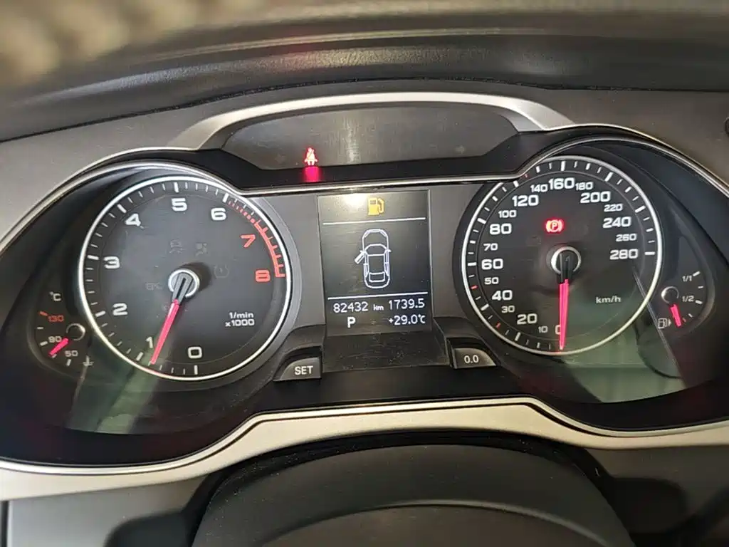 Audi A4L — миниатюра 12