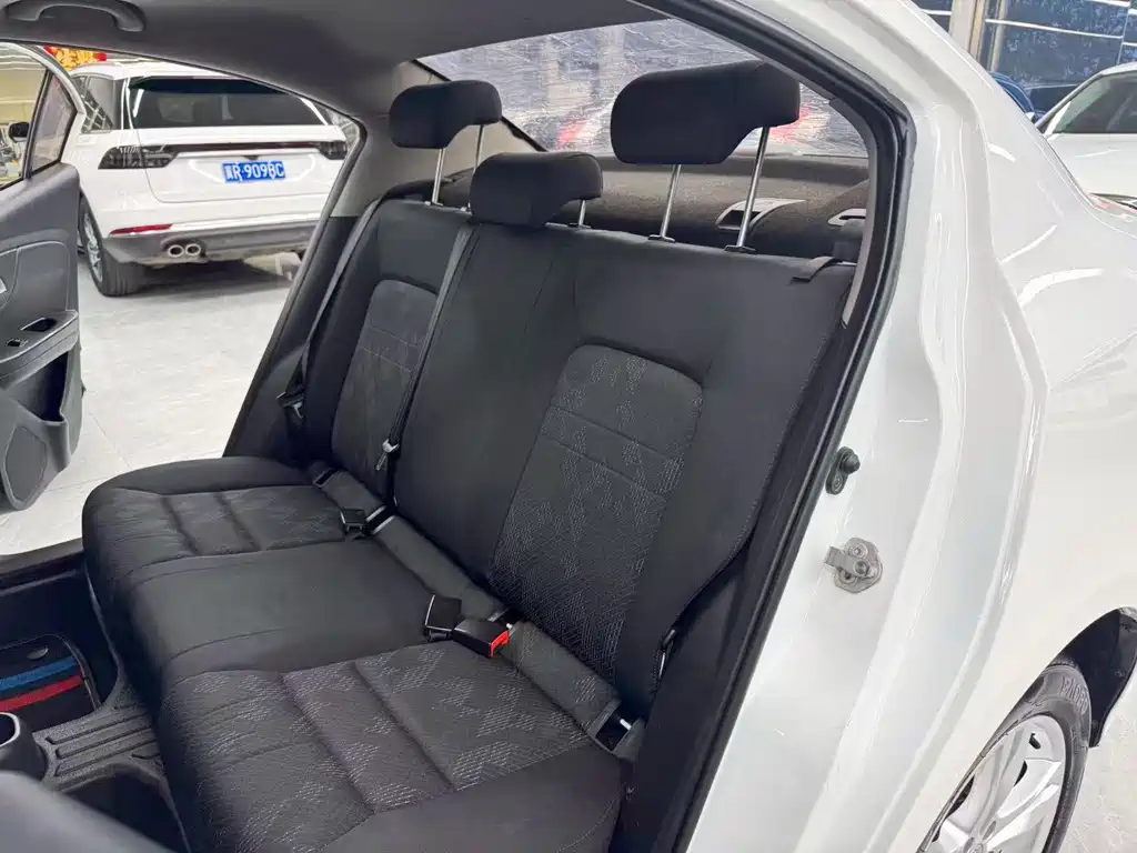 FAW Junpai A70 — миниатюра 13