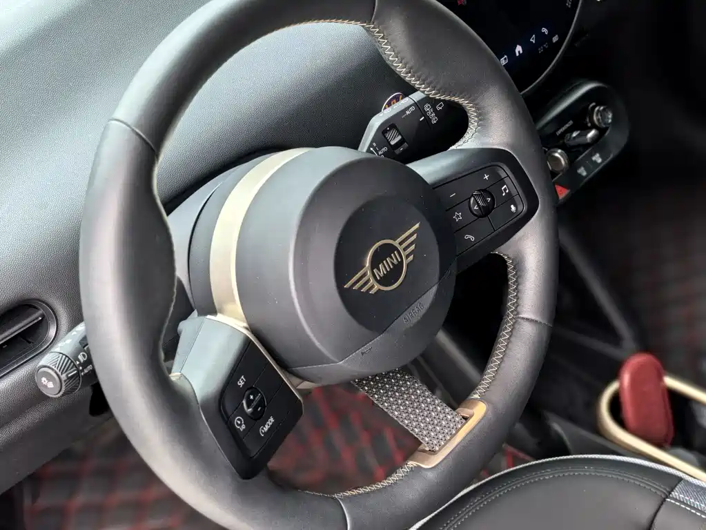 MINI MINI COOPER EV — миниатюра 16