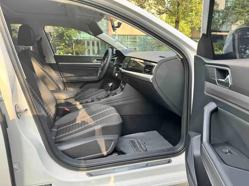 Volkswagen Lavida — миниатюра 10